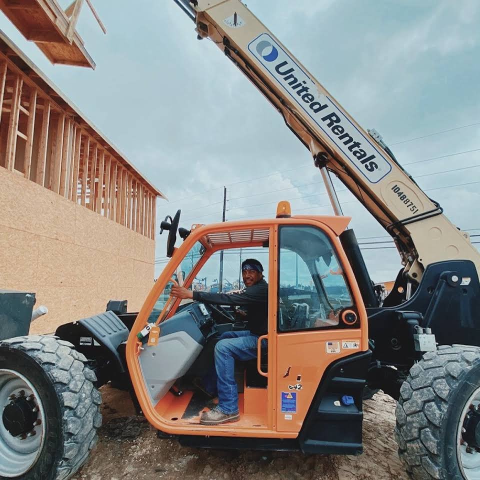 Slide of Rios Roofing & Contracting