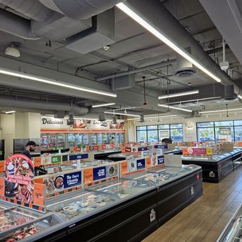 Wild Fork - the inside of a grocery store - Seafood Markets Near Me - Manhattan Beach, California Wild Fork - the inside of a grocery store - Seafood Markets Near Me - Manhattan Beach, California