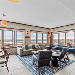 Hampton Inn Duluth Canal Park - Breakfast Area