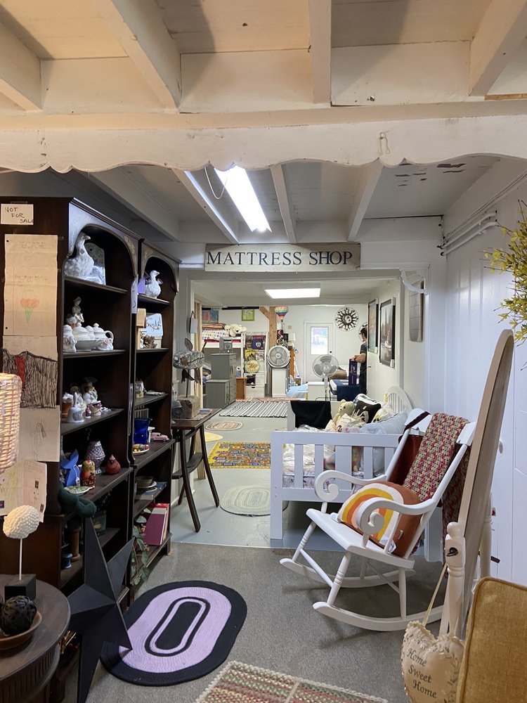 OLDE FARMS FURNITURE Updated September 2024 23 Photos 371 Norfolk Rd, East Canaan