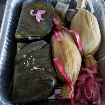 Tamale Boy - Two Oaxacan banana leaf husk and two traditional - Mexican Near Me - Portland, Oregon