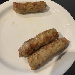 Knotty Pine Diner - Very low quality sausage full of rock hard gristle