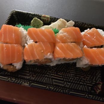 Machi Sushi - Salmon Lover Roll top view - Japanese Near Me - Selden, New York