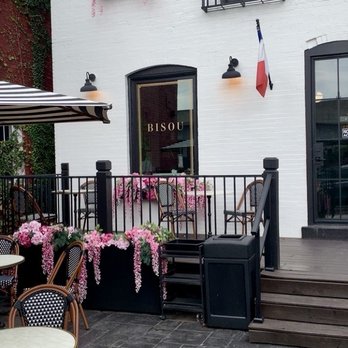 Bisou - Outdoor seating and entrance - Coffee & Tea Near Me - Kansas City, Missouri Bisou - Outdoor seating and entrance - Coffee & Tea Near Me - Kansas City, Missouri