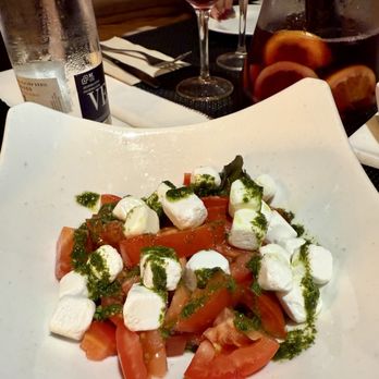Villa Caprice - Tomato and feta salad - Pizza Near Me - Barcelona, B