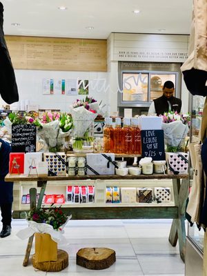 Daylesford Organic by null