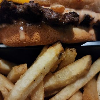 Islands Restaurant - Burger SMASH! - Burgers Near Me - Los Angeles, California Islands Restaurant - Burger SMASH! - Burgers Near Me - Los Angeles, California