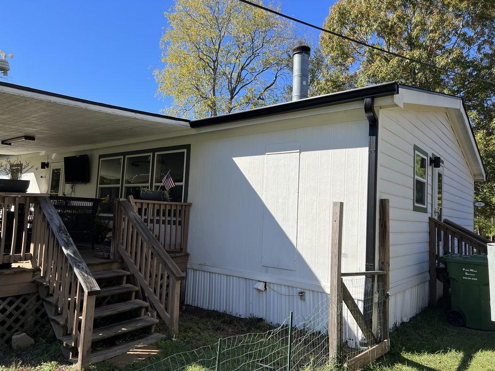 RAINMASTERS SEAMLESS GUTTERS Updated October 2024 13 Photos 2930