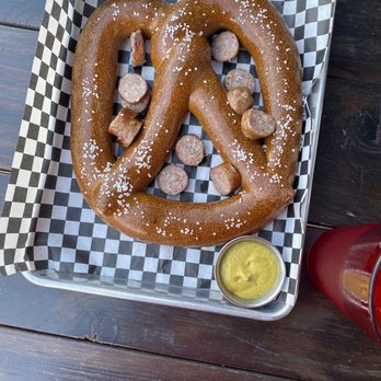 Bangers & Brews Eugene - German Bratwurst Sausage & pretzel - German Near Me - Eugene, Oregon