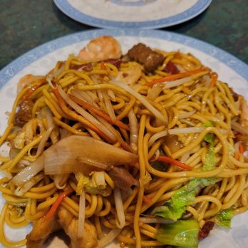 Yu's Garden - House Lo Mein - Chinese Near Me - Troutdale, Oregon Yu's Garden - House Lo Mein - Chinese Near Me - Troutdale, Oregon