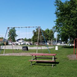 Washington Park - Picnic tables and swings
