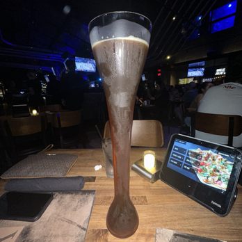 Yard House - Half Yard of Rogue Hazelnut Brown Nectar 5.6% american brown newport, - New American Near Me - Orlando, Florida