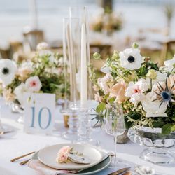 Studio Fleurish - Scripps Seaside Forum Wedding Spring Flowers 
Studio Fleurish