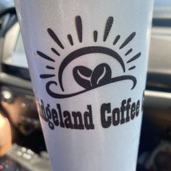 Ridgeland Coffee Co. - What a fantastic find!  Not from the area & stopped by to try a latte.  Got a vanilla Carmel with 2%!  Excellent!