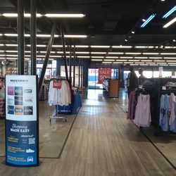SKECHERS Warehouse Outlet