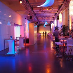 bauwerk köln - Ein Blick in die Halle des bauwerk köln. Die Wände lassen sich variabel öffnen un schließen und geben so manche Überraschungen preis.