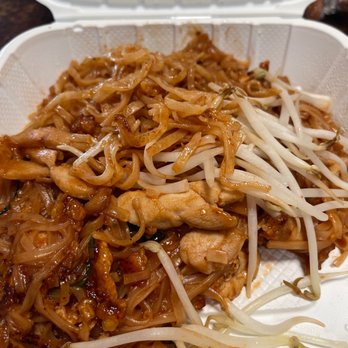 Khan & Phim Thai - Chicken Pad Thai - Food Trucks Near Me - Haleiwa, Hawaii Khan & Phim Thai - Chicken Pad Thai - Food Trucks Near Me - Haleiwa, Hawaii