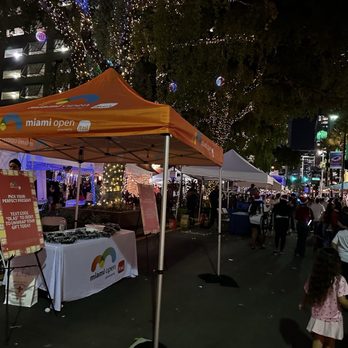Christmas On Las Olas - Vendor tents - Festivals Near Me - Fort Lauderdale, Florida Christmas On Las Olas - Vendor tents - Festivals Near Me - Fort Lauderdale, Florida