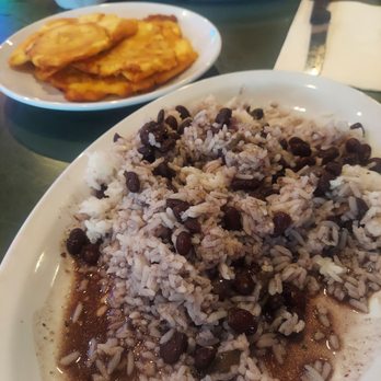 El Pub - Black beans and rice - Cuban Near Me - Miami, Florida