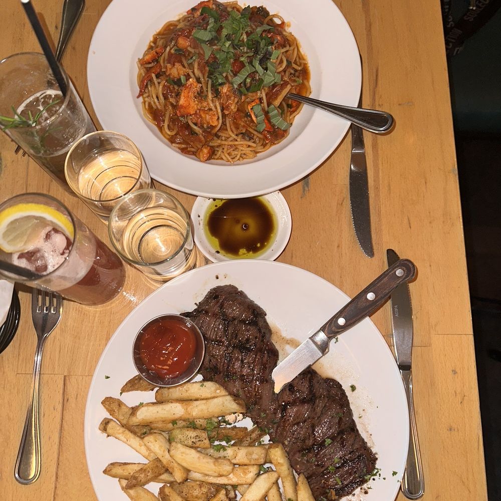 Fumo - Spaghetti Lobster fra diavolo Steak and Fries - Italian Near Me - New York, New York Fumo - Spaghetti Lobster fra diavolo Steak and Fries - Italian Near Me - New York, New York