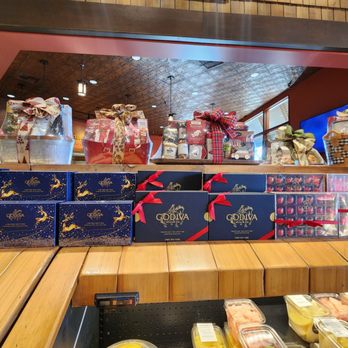 Bristol Farms - Grocery Near Me - Newport Beach, California