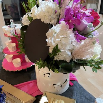 A-Class Flowers - Flowers & Gifts Near Me - Los Angeles, California