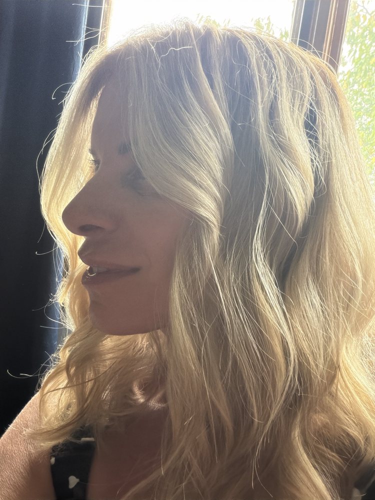 The hair artist Logo