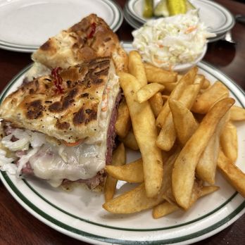 Brent's Deli - Delis Near Me - Northridge, California
