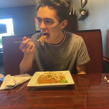 Salween Thai - Thai Near Me - Omaha, Nebraska