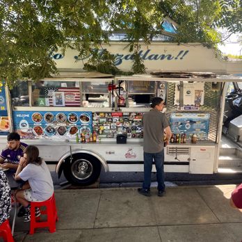 Mariscos El Faro #2 - Food Trucks Near Me - Culver City, California