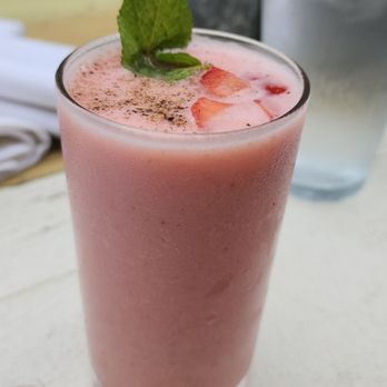 The Leaning Pear - Pink gin drink...can't remember the name - Sandwiches Near Me - Wimberley, Texas