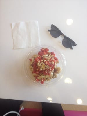 Bon Bon Berry Acai Bowl & Frozen Yogurt by null