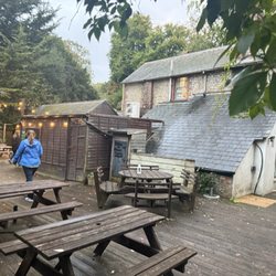 The Half Moon Inn - Quaint British charm