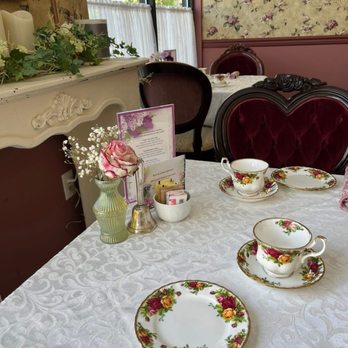 Lisa's Tea Treasures - Beautiful Victorian theme room and table setting - Tea Rooms Near Me - Campbell, California Lisa's Tea Treasures - Beautiful Victorian theme room and table setting - Tea Rooms Near Me - Campbell, California