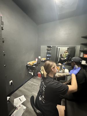 Revlutn Gym - Image 15