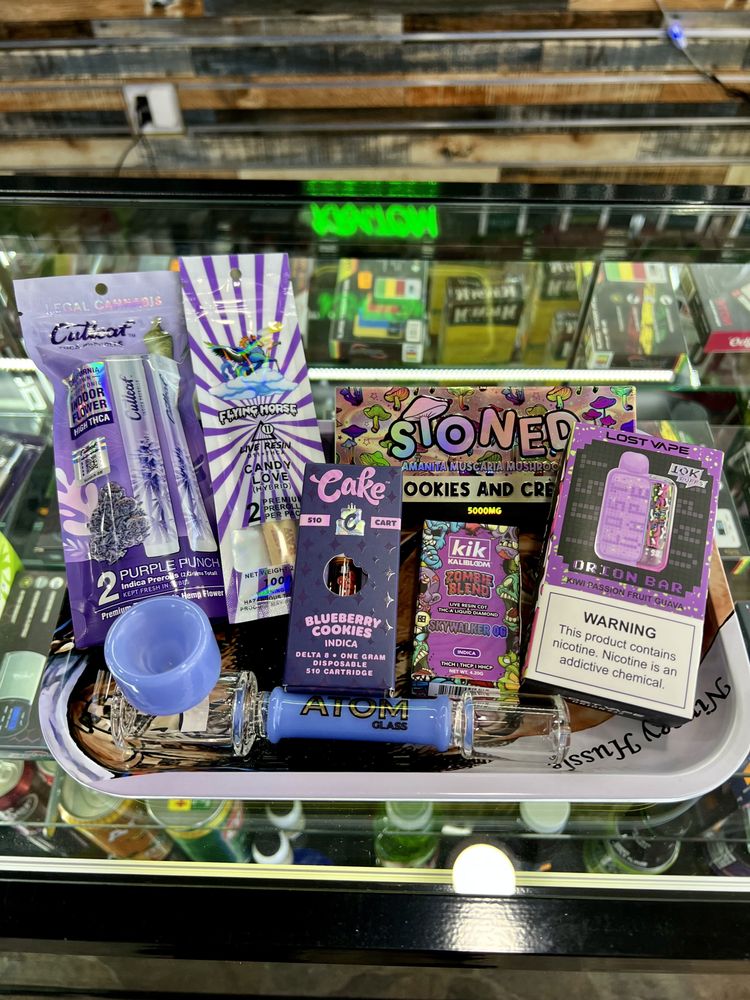 VAPEOOS SMOKE SHOP Updated June 2024 18 Photos 3413 Wesley St