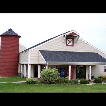 Haymeadow Apartments - Leasing Office and Clubhouse - Apartments Near Me - Peoria, Illinois Haymeadow Apartments - Leasing Office and Clubhouse - Apartments Near Me - Peoria, Illinois