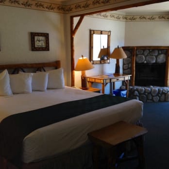 Holiday Inn The Lodge at Big Bear Lake - Big Bear, CA