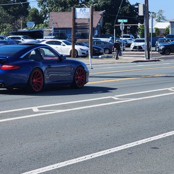 Porsche Walnut Creek - Car Dealers Near Me - Walnut Creek, California