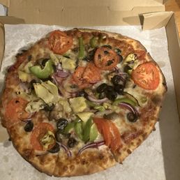 Cauliflower veggie pizza