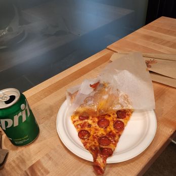 Mootz Pizzeria + Bar - Pepperoni slice - Pizza Near Me - Detroit, Michigan