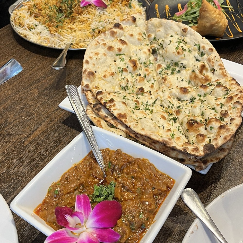 Yantra Kitchen - Garlic Naan, Chicken Tikka Masala, Yantra Papdi Chaat, Samosas, Chicken Biryani - Indian Near Me - Artesia, California Yantra Kitchen - Garlic Naan, Chicken Tikka Masala, Yantra Papdi Chaat, Samosas, Chicken Biryani - Indian Near Me - Artesia, California
