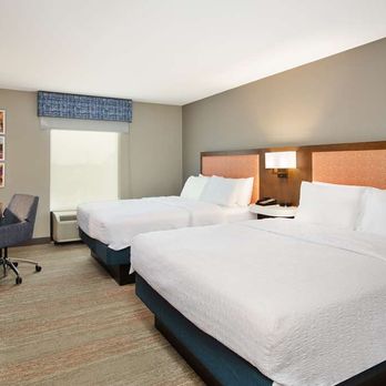 Hampton Inn Clinton - Guest room - Hotels Near Me - S Clinton, Iowa