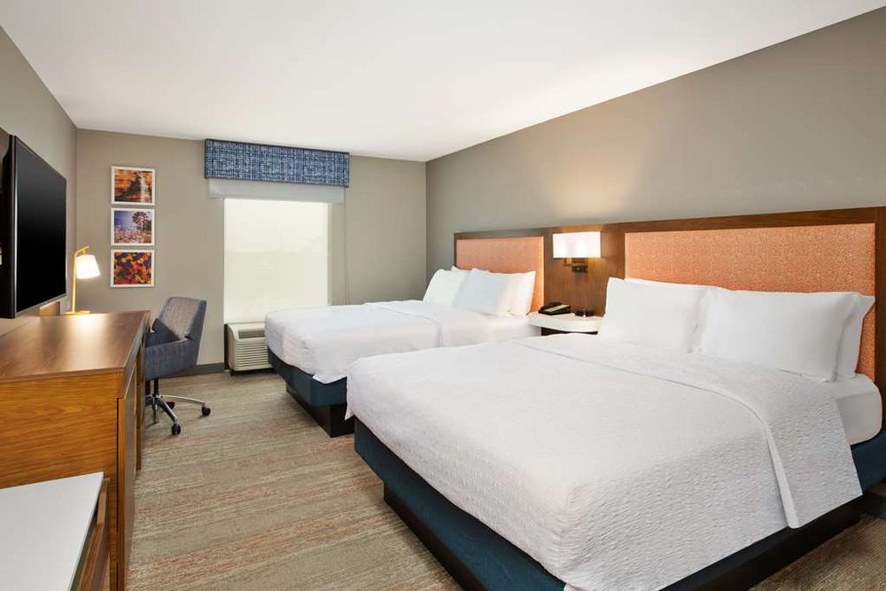 Clinton Hampton Inn HAMPTON INN CLINTON - Updated July 2026 - 174 Photos & 19 Reviews ...