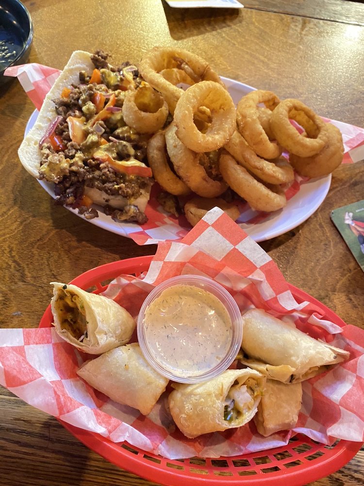 GROWLERS ON HIGHWAY 11 Photos & 46 Reviews 2816 Hwy Ave, Highland