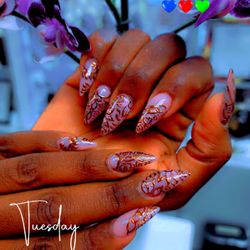 Mi Mi Nail Salon - I wanted something regal for my birthday. She definitely understood the assignment.