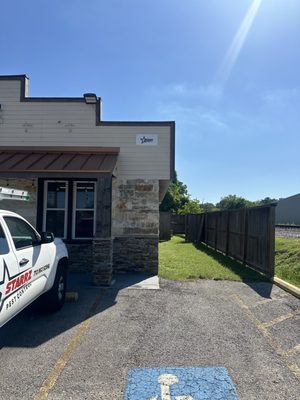 Starrz Pest Control Logo