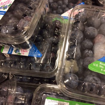 Commissary - All the blueberries covered in mold. It never fails that I'm never able to buy fruits and vegetables from this place. - Grocery Near Me - Honolulu, Hawaii