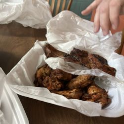 Gary Lee's Market - Wings, ribs