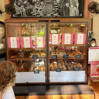 Royal Hawaiian Bakery - Bakeries Near Me - Honolulu, Hawaii Royal Hawaiian Bakery - Bakeries Near Me - Honolulu, Hawaii